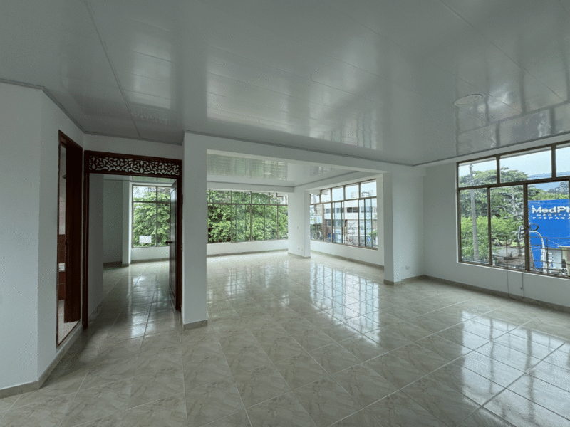 Local comercial SB012